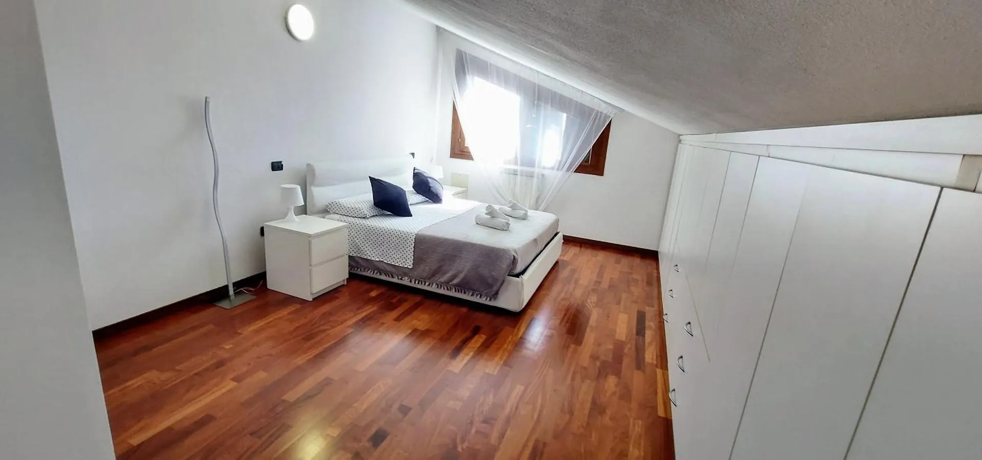 Appartamento Casa di Vika Volta Barozzo 0*,